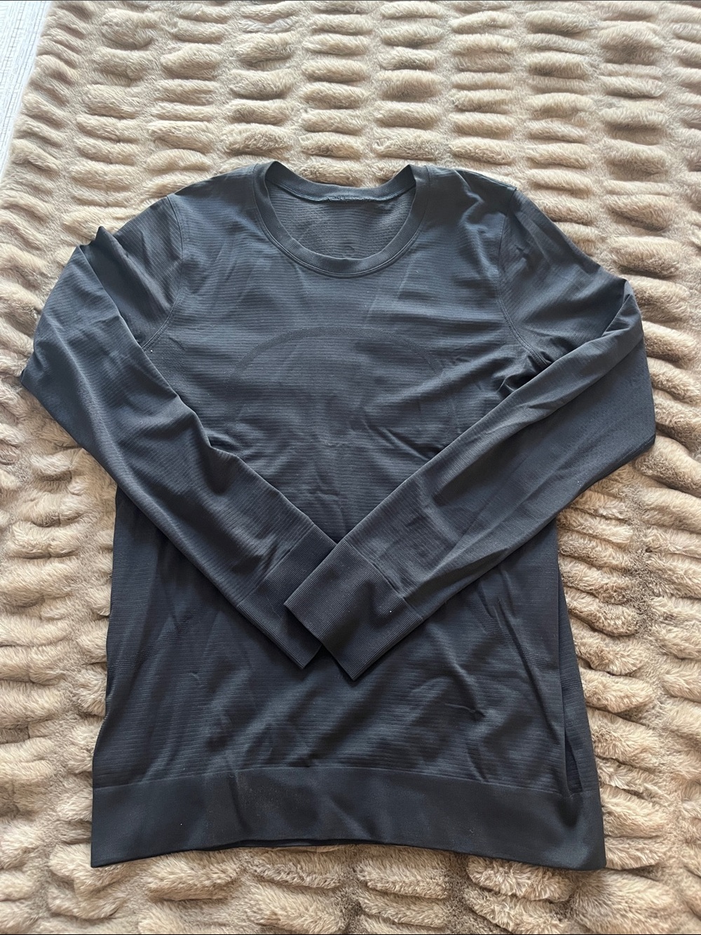 Lululemon • Women’s Long Sleeve Shirt - Black